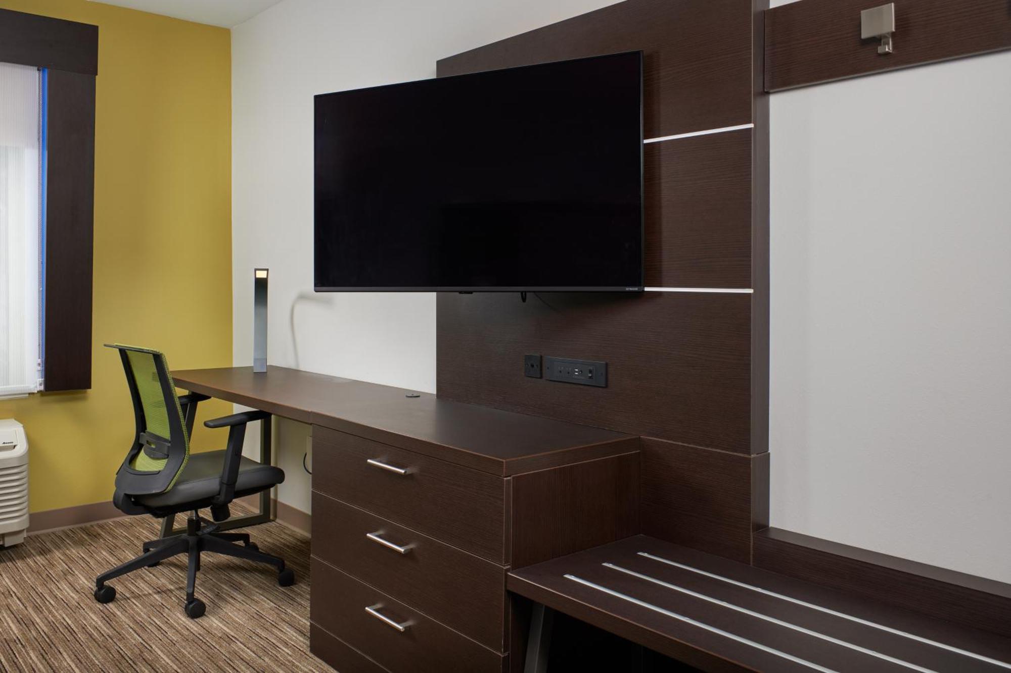 Hotel Express - By Ihg 2*